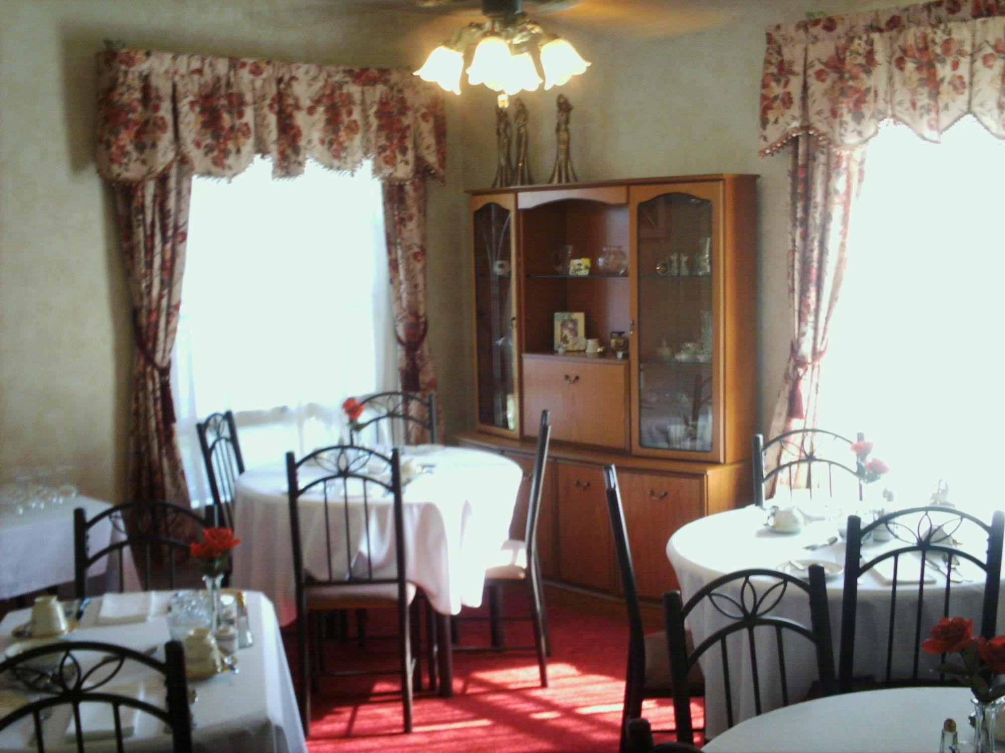 Four Creeks Bed & Breakfast Girard Εστιατόριο φωτογραφία